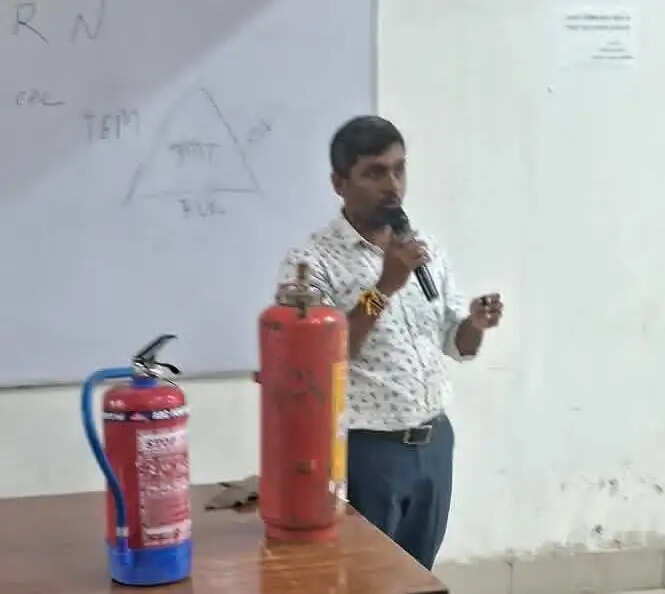 नागरिक सुरक्षा विभाग ने 172 होमगार्ड जवानों को दिया अग्निशमन का प्रशिक्षण