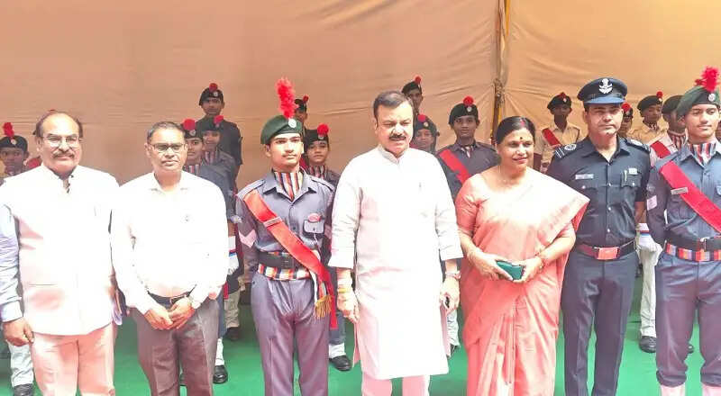भारत विकास, नवाचार, आत्मनिर्भरता और जनकल्याण के क्षेत्र में निरंतर बढ़ रहा आगे: स्कूल शिक्षा मंत्री