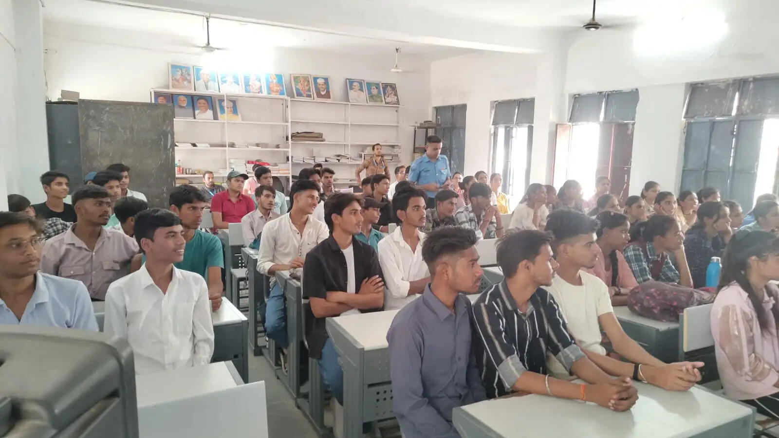 शिवपुरीः बदरवास में विद्यार्थियों को दी गई अग्निवीर वायु भर्ती की जानकारी