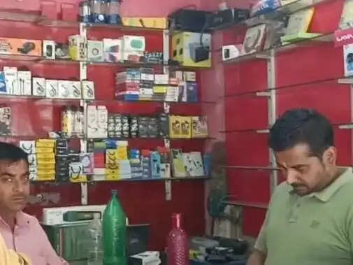 दर्री में मोबाइल दुकान से डेढ़ लाख की चोरी, पुलिस सीसीटीवी फुटेज खंगालने में जुटी