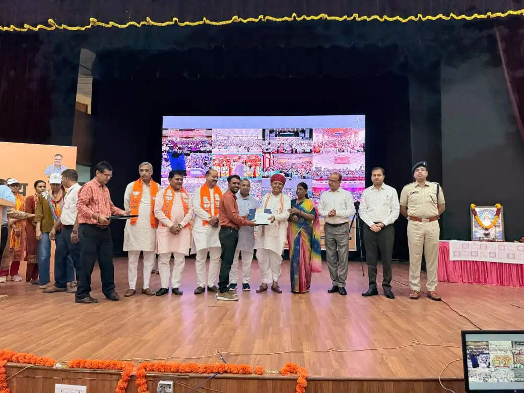 प्रधानमंत्री मोदी के नेतृत्व में रोजगार और विकास को मिली नई गति : भागीरथ चौधरी