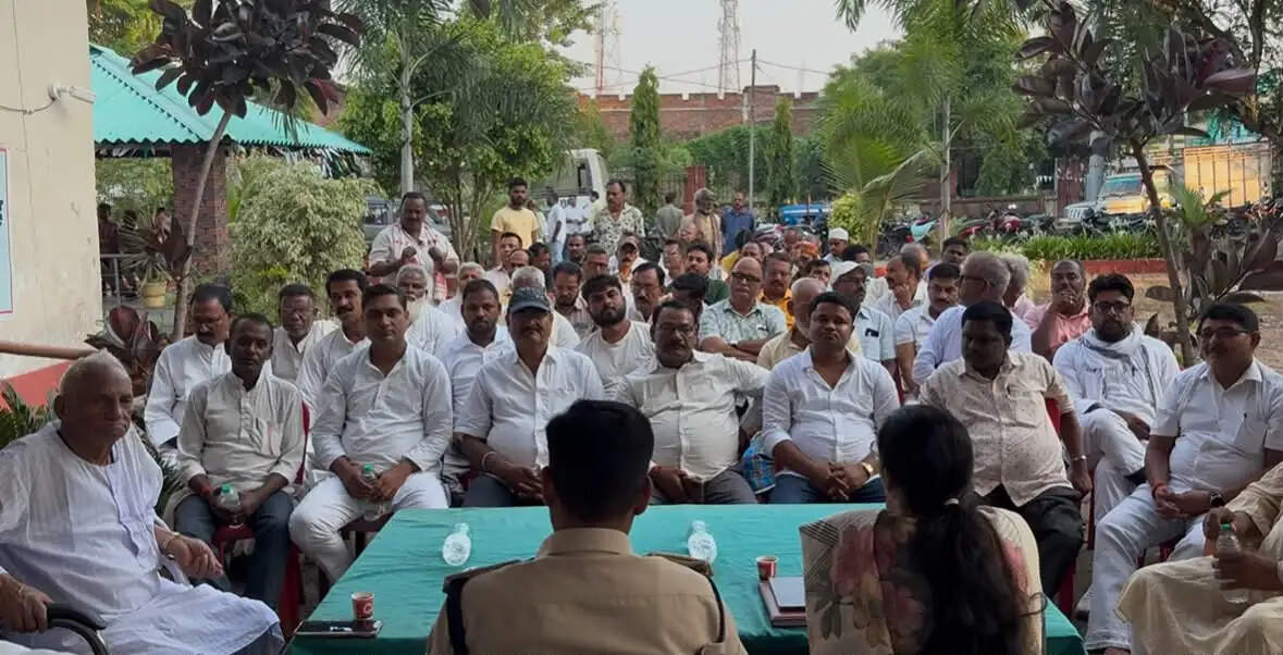 पिपरा में पदस्थापित नए थानाध्यक्ष ने आम लोगों के साथ की पहली बैठक