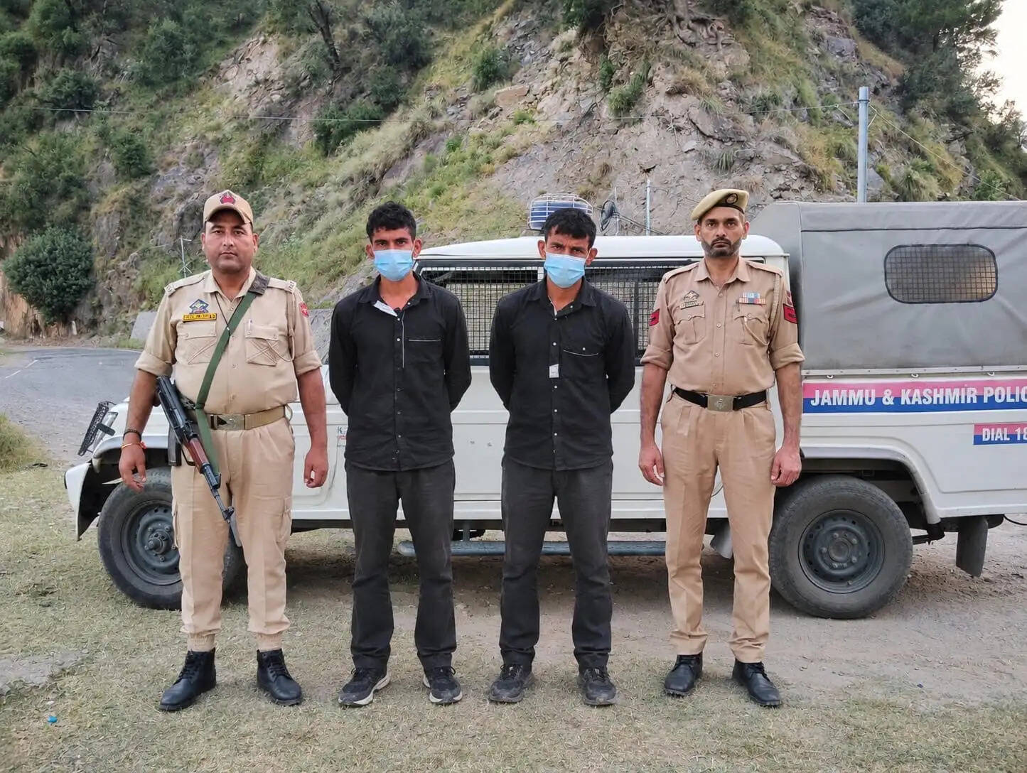 पशु तस्करी का प्रयास विफल, दो तस्कर गिरफ्तार