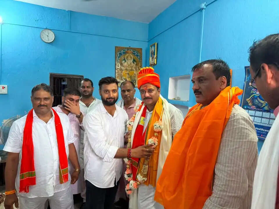 बक्सर में पश्चिम बंगाल के राज्य मंत्री उमेश राय का भव्य स्वागत, बोले— बिहारवासियों की सेवा के लिए सदैव तत्पर