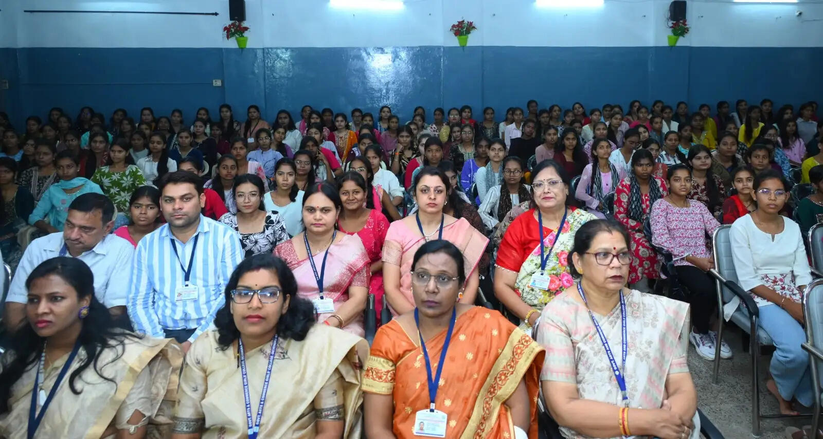 रायपुर : वर्तमान पर फोकस करें, निरंतर सीखते रहें और समाज के लिए योगदान दें : राज्यपाल