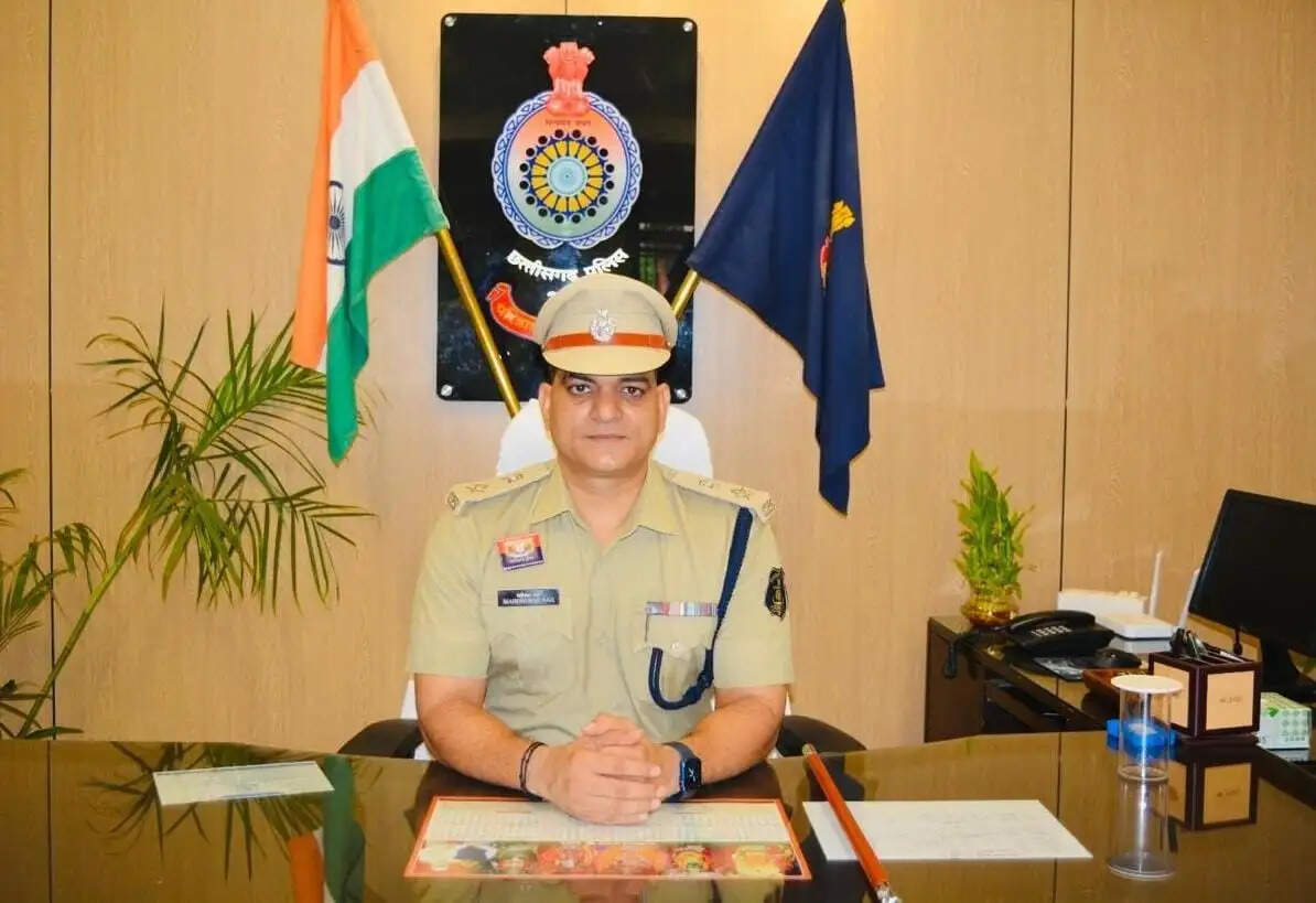 नगरी ब्लाॅक से पहले एसपी बने माहेश्वर नाग, 23 साल की उम्र में सीआईएसएफ में बने थे सब इंस्पेक्टर