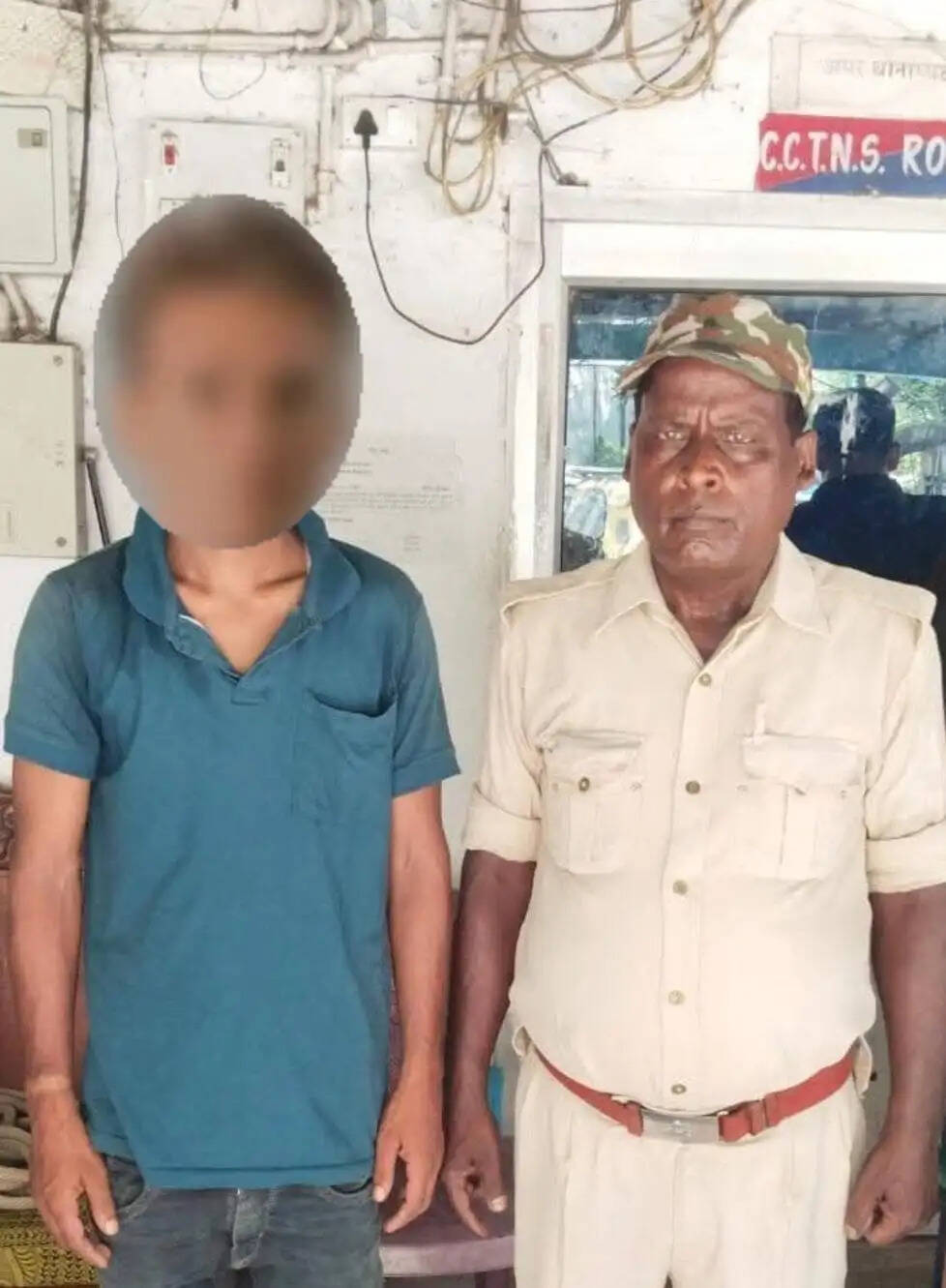 वारंटी समेत दो आरोपित गिरफ्तार, न्यायिक हिरासत में भेजे गए