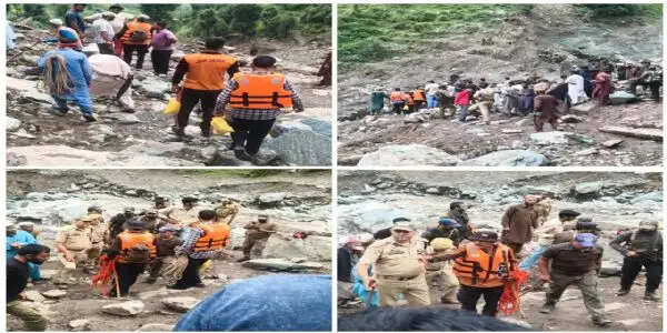 एसडीआरएफ ने खराब मौसम के बीच बचाव अभियान चलाया और जन सुरक्षा जागरूकता अभियान को किया तेज़