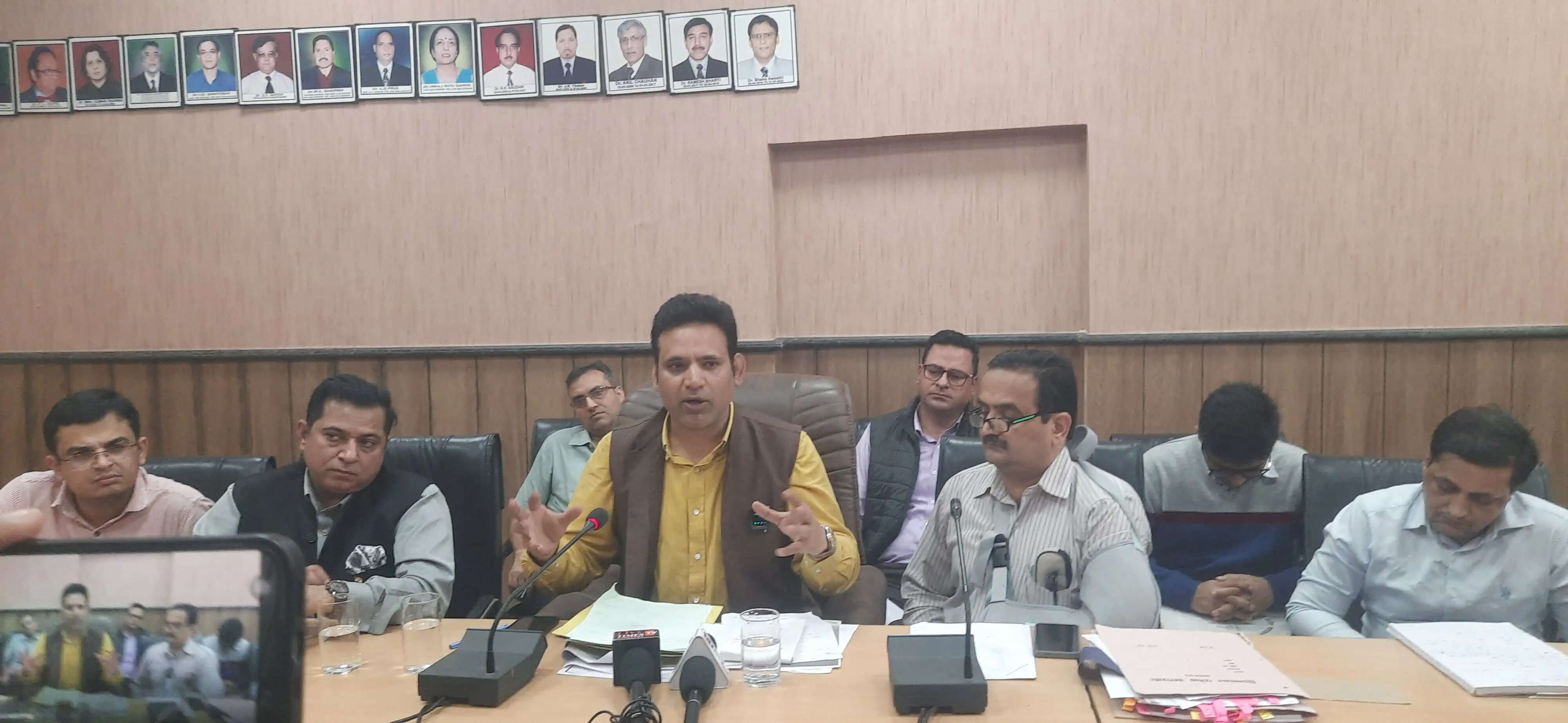 टांडा मेडिकल कॉलेज में हर साल 6 लाख मरीज करवाते हैं उपचार, कॉलेज को लेकर ना हो राजनीति : बाली
