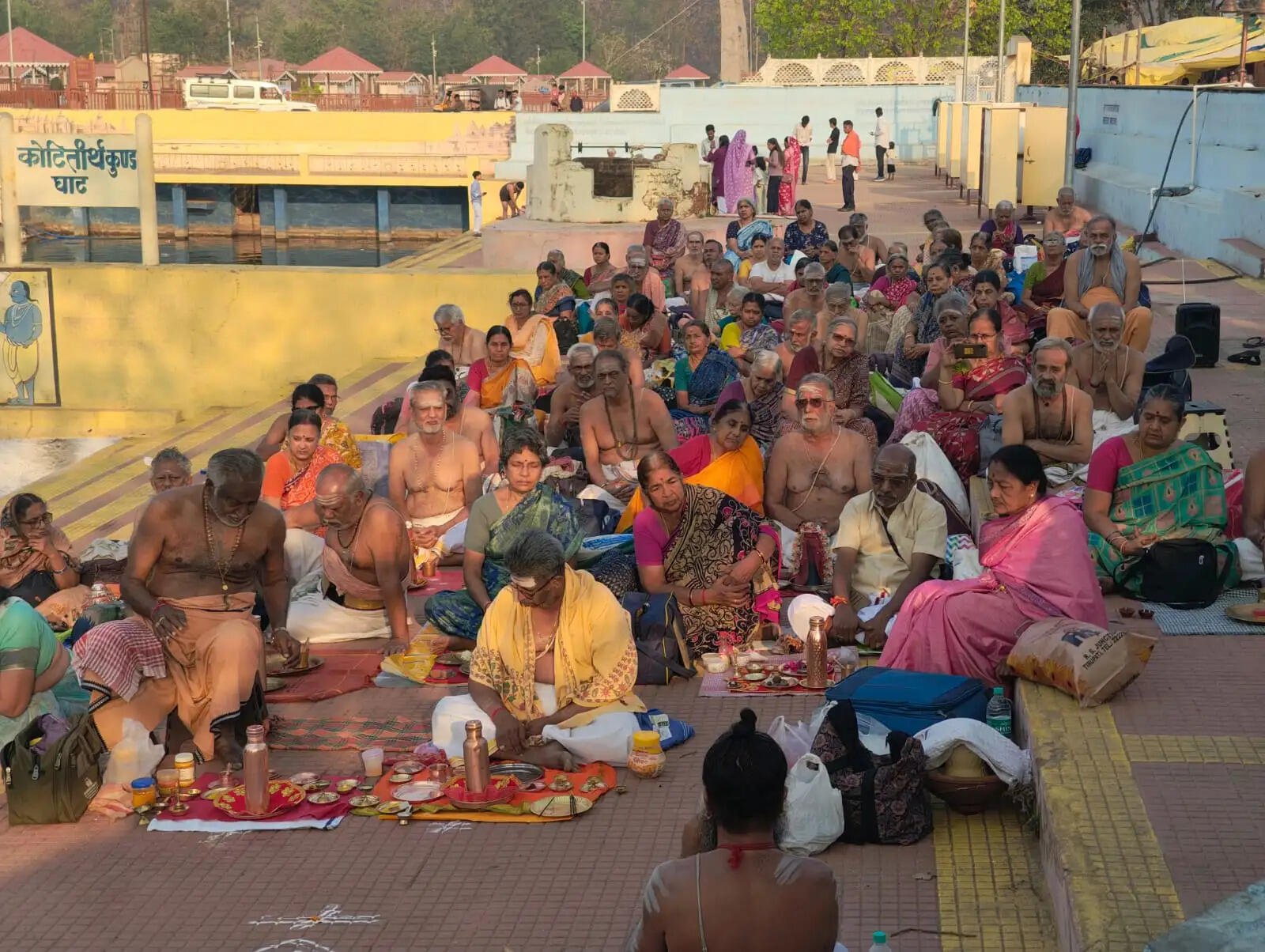 अनूपपुर: तमिलनाडु, महाराष्ट्र सहित कई राज्यों से आये परिक्रमावासियों ने किया तट परिवर्तन