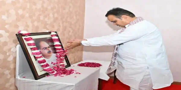 मुख्यमंत्री भजनलाल शर्मा ने डॉ. श्यामा प्रसाद मुखर्जी की जयंती पर अर्पित की पुष्पांजलि
