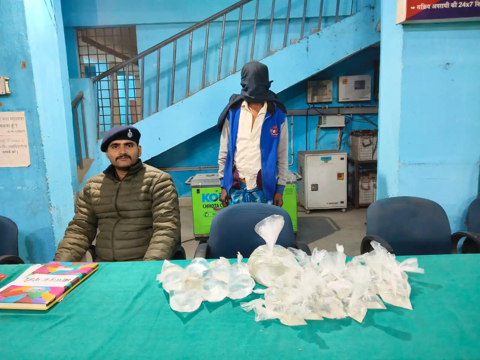 देसी चुलाई शराब के साथ एक गिरफ्तार