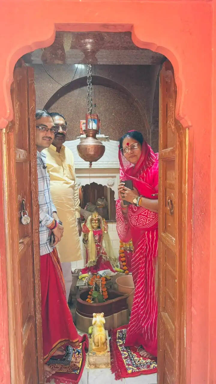 श्रावण मास के प्रथम सोमवार पर देवस्थान विभाग द्वारा&nbsp;शिवालय में हुआ भव्य रुद्राभिषेक