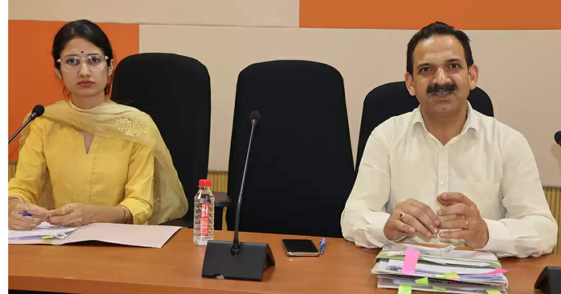 कांगड़ा में एससी-एसटी से संबंधित मामलों को शीघ्र निपटाने के निर्देश