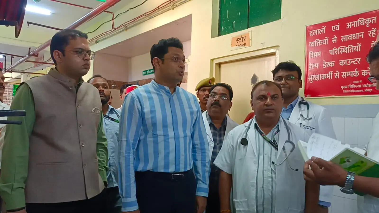 जिलाधिकारी सैमुअल पॉल एन. ने किया जिला अस्पताल का औचक निरीक्षण