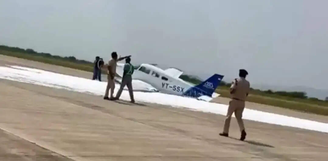 किशनगढ़ एयरपोर्ट पर ट्रेनी विमान की इमरजेंसी लैंडिंग, प्रशिक्षक और पायलट सुरक्षित