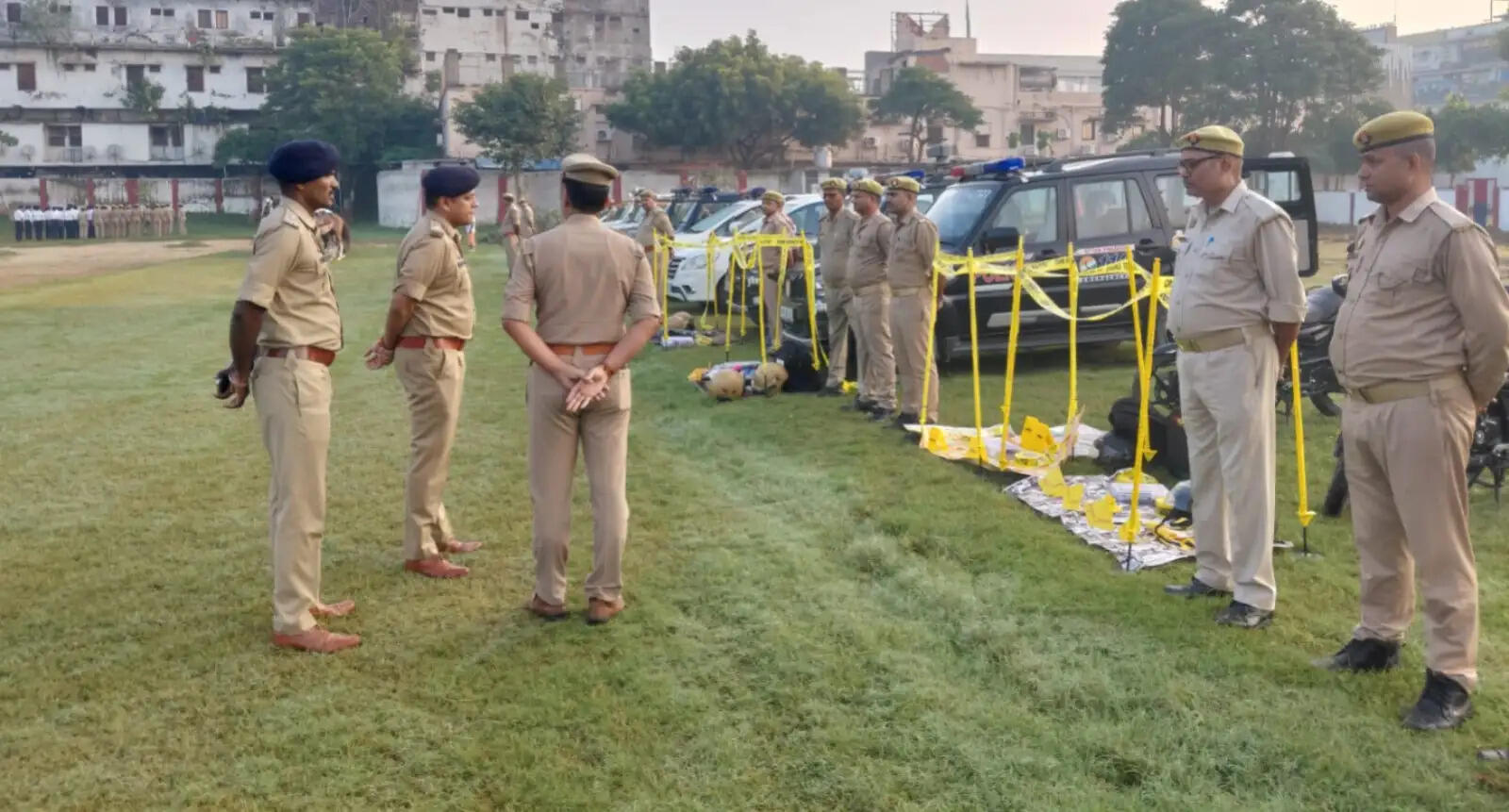 एसएसपी ने पुलिस लाइन में शुक्रवार की परेड का किया निरीक्षण, पुलिसकर्मियों को फिटनेस और अनुशासन बनाए रखने के निर्देश