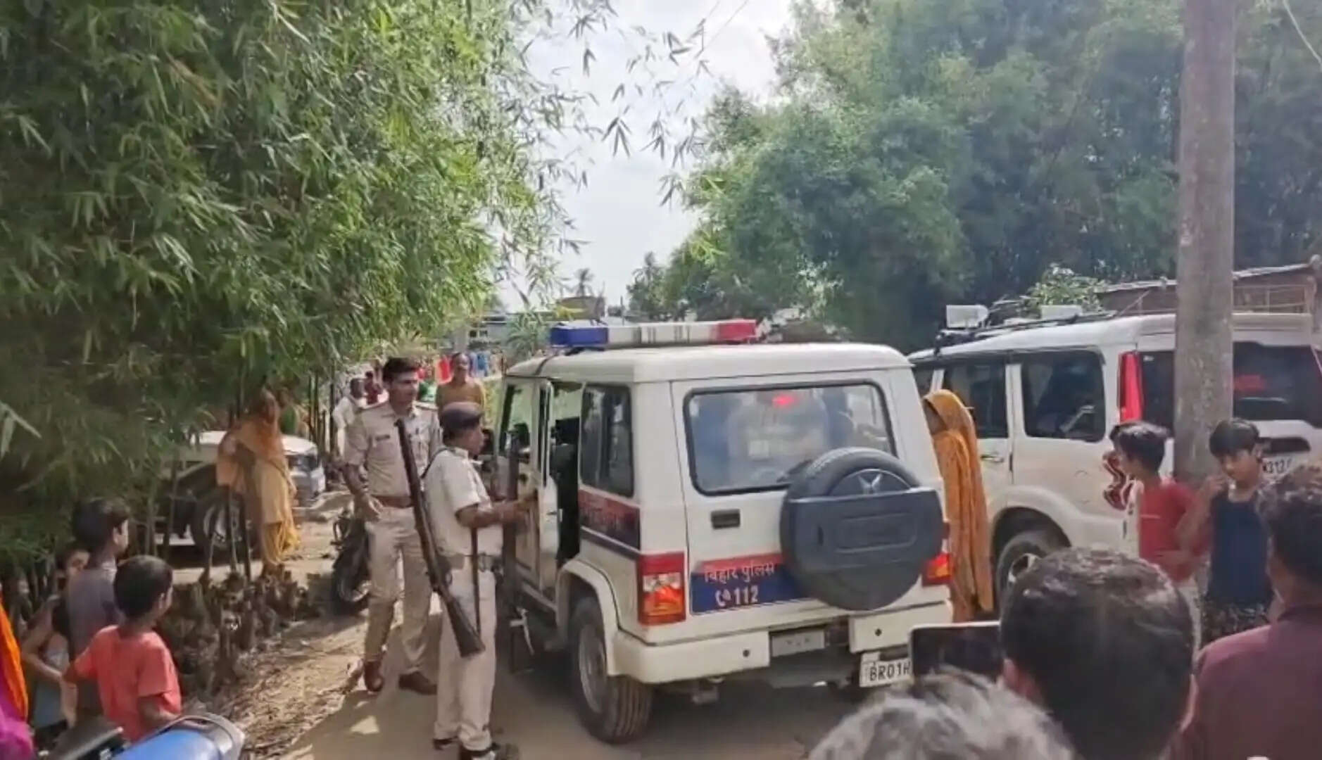 मकई के खेत में गला रेतकर महिला की हत्या,पुलिस जांच में जुटी