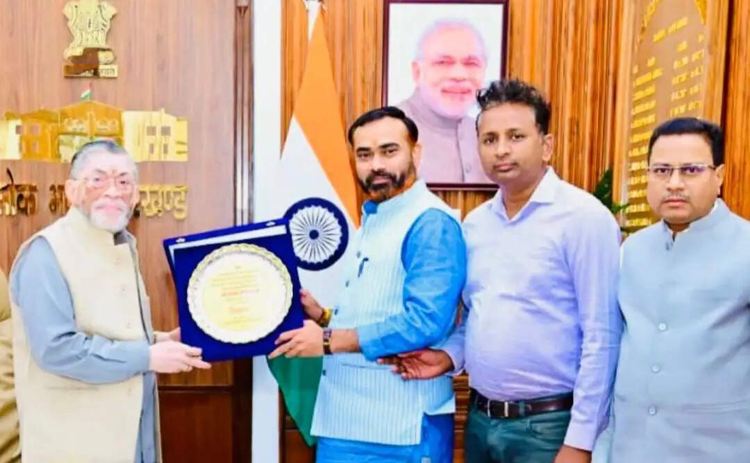 बोकारो एयरपोर्ट को लेकर राज्यपाल से मिले कुमार अमित