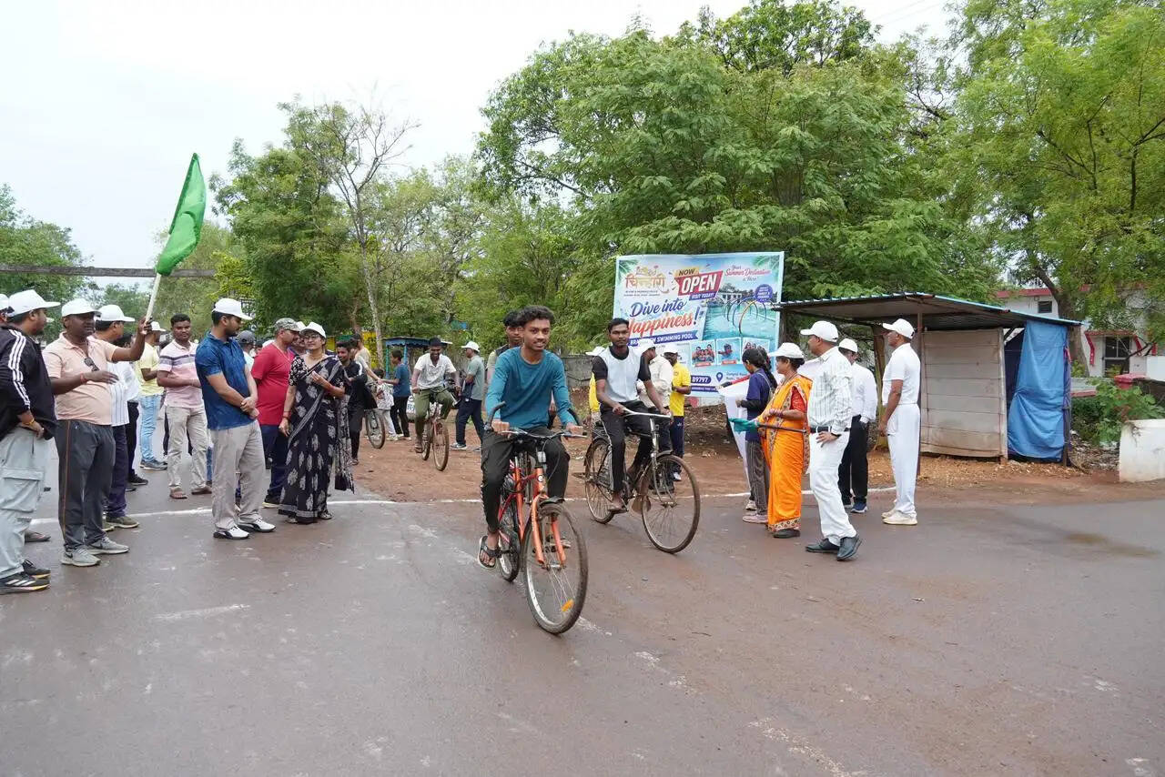 साइकिल रैली निकालकर स्वास्थ्य व पर्यावरण संरक्षण का दिया संदेश