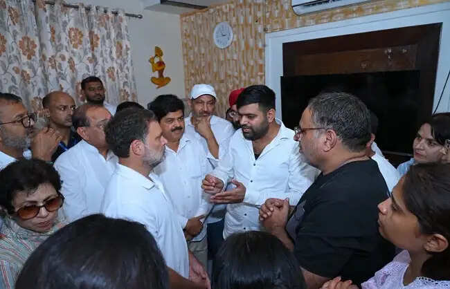 राहुल ने दिवंगत कांग्रेस कार्यकर्ता मेहता के परिजनों से की मुलाकात