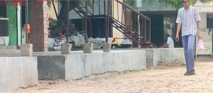 लेखपाल ने अवैध कब्जे की शिकायत का किया फर्जी निस्तारण