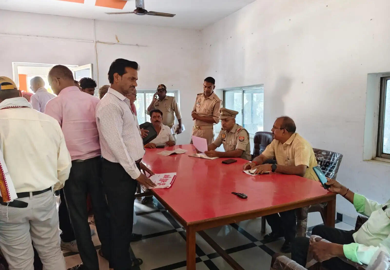 समाधन दिवस पर 127 मिली शिकायतों का मौके पर 44 मामलों का निस्तारण