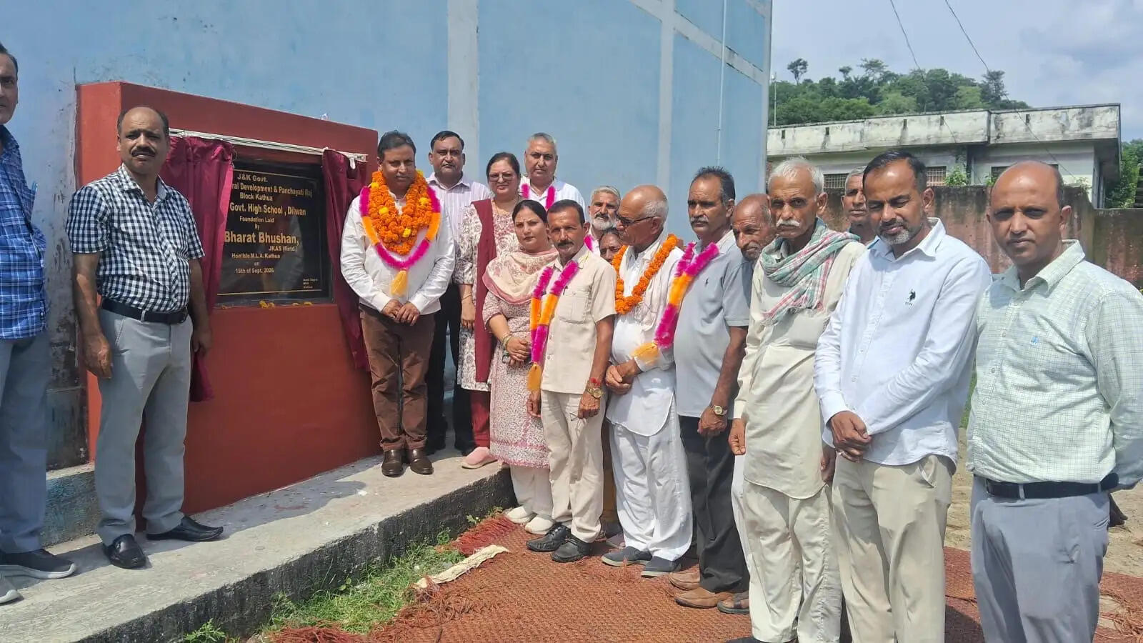दिलवां स्कूल की चारदीवारी का 22 लाख से होगा पुनर्निर्माण, विधायक ने शुरू कराया काम
