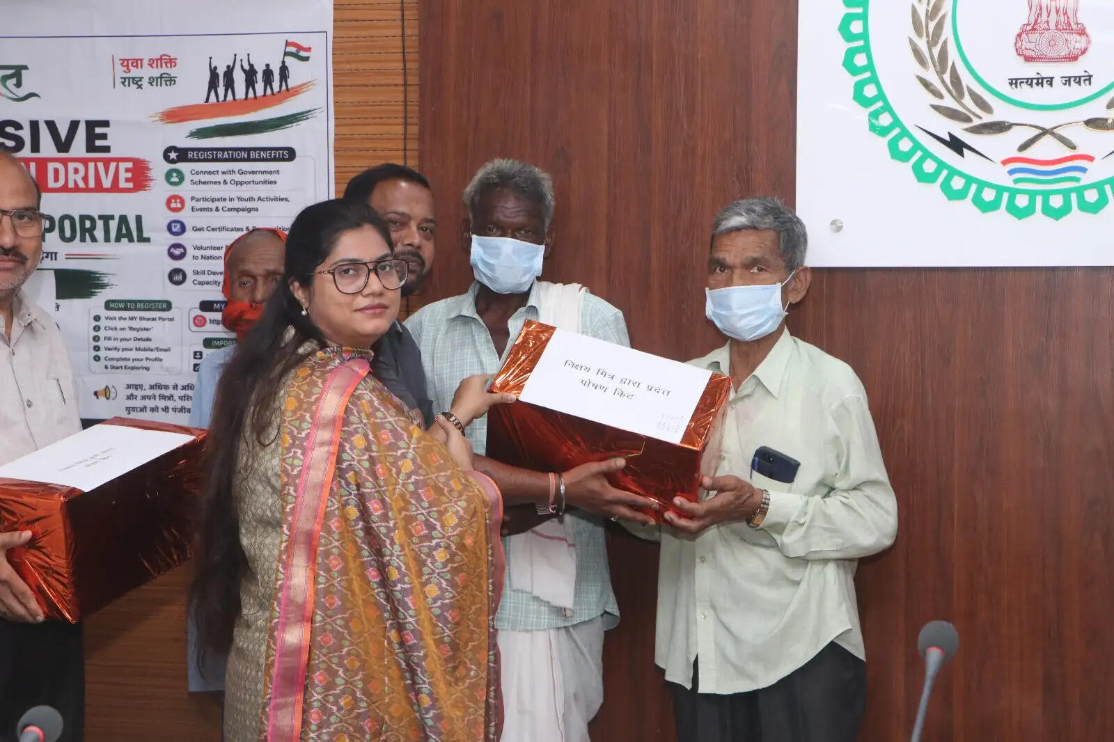 सूरजपुर : टीबी मुक्त भारत अभियान को मिली नई गति, 20 मरीजों को गोद लेकर अधिकारी बने निक्षय मित्र