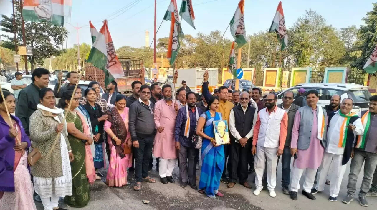 कोरबा में मनरेगा के कथित नए कानून के विरोध में कांग्रेस का प्रदर्शन, भाजपा सरकार पर गरीबों के अधिकार छीनने का आरोप