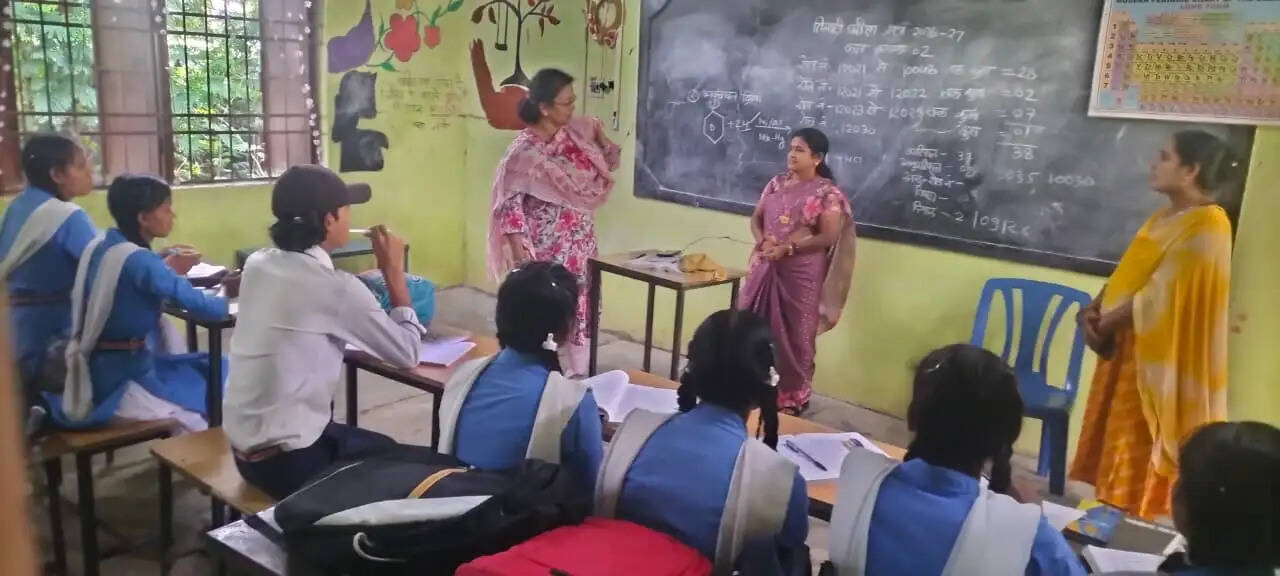 60 प्रतिशत से कम परिणाम वाले स्कूलों पर शिक्षा विभाग की नजर