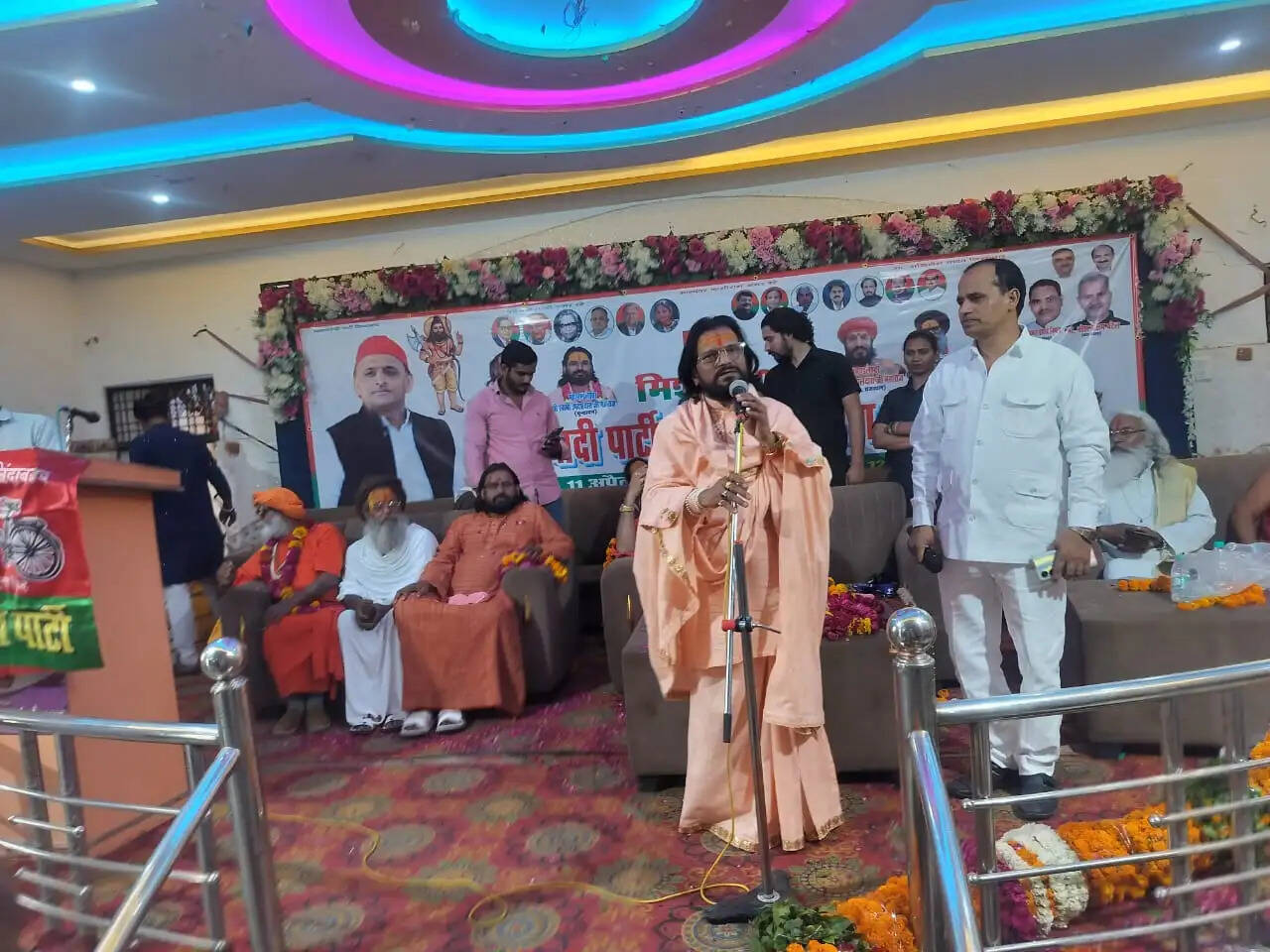 देश में संतों के सम्मान के लिए गंगा व गौमाता की रक्षा जरूरी : स्वामी सत्यात्मानंद गिरि