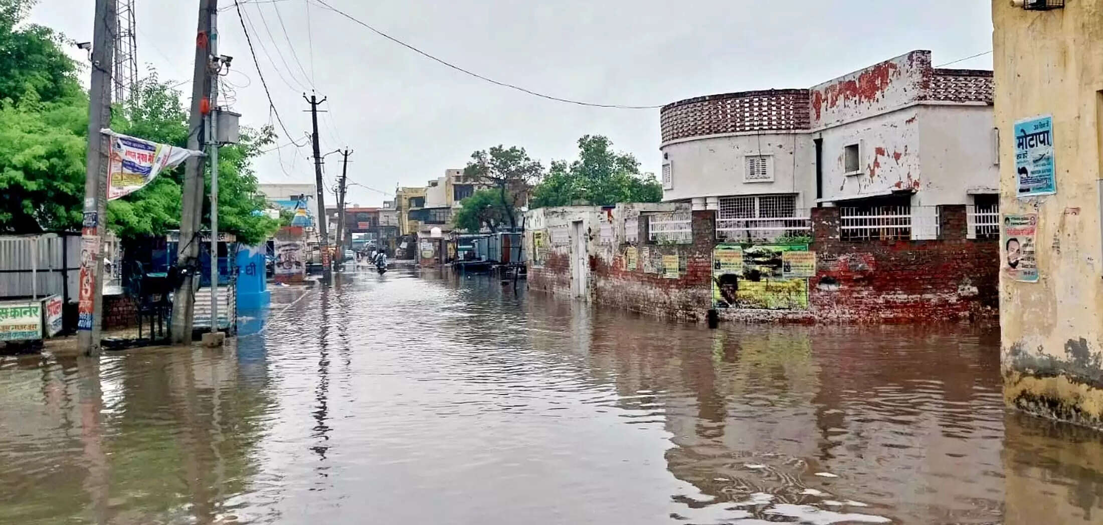 जींद : ...बारिश के बाद फिर वही कहानी, मंडी में भरा बारिश का पानी