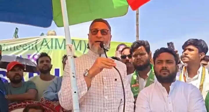 राजनीतिक दल मुसलमान को वोट बैंक की तरह इस्तेमाल करती आ रही है : ओवैसी