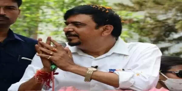 बंगाल में मंत्री सुजीत बोस और उनके बेटे के कारोबार में लगे निवेश की जांच में जुटी ईडी