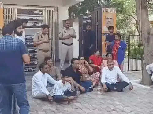 फरीदाबाद : बिजली किल्लत से मची हाहाकार, सडक़ों पर उतरे लोग, जाम से परेशान हुई जनता