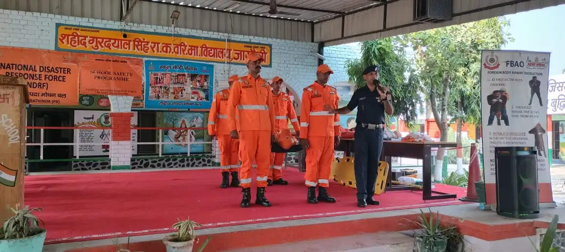 कैथल: विद्यार्थियों ने मॉक ड्रिल में सीखे भूकंप से बचाव के तरीके