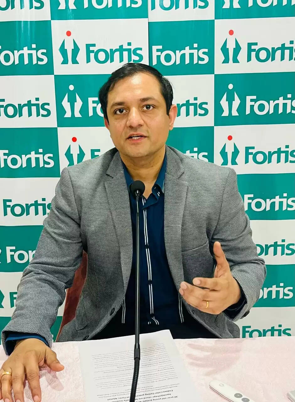 गंभीर ब्रेन हेमरेज से पीड़ित 30 वर्षीय युवती को मिनिमली इनवेसिव एंडोवैस्कुलर कॉइलिंग प्रोसीजर कर सफलतापूर्वक बचाया