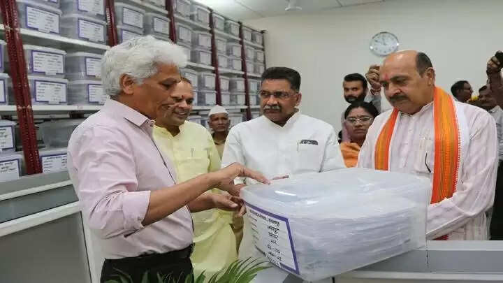 जबलपुर के राजस्व अभिलेखागार को बनाया गया आधुनिक