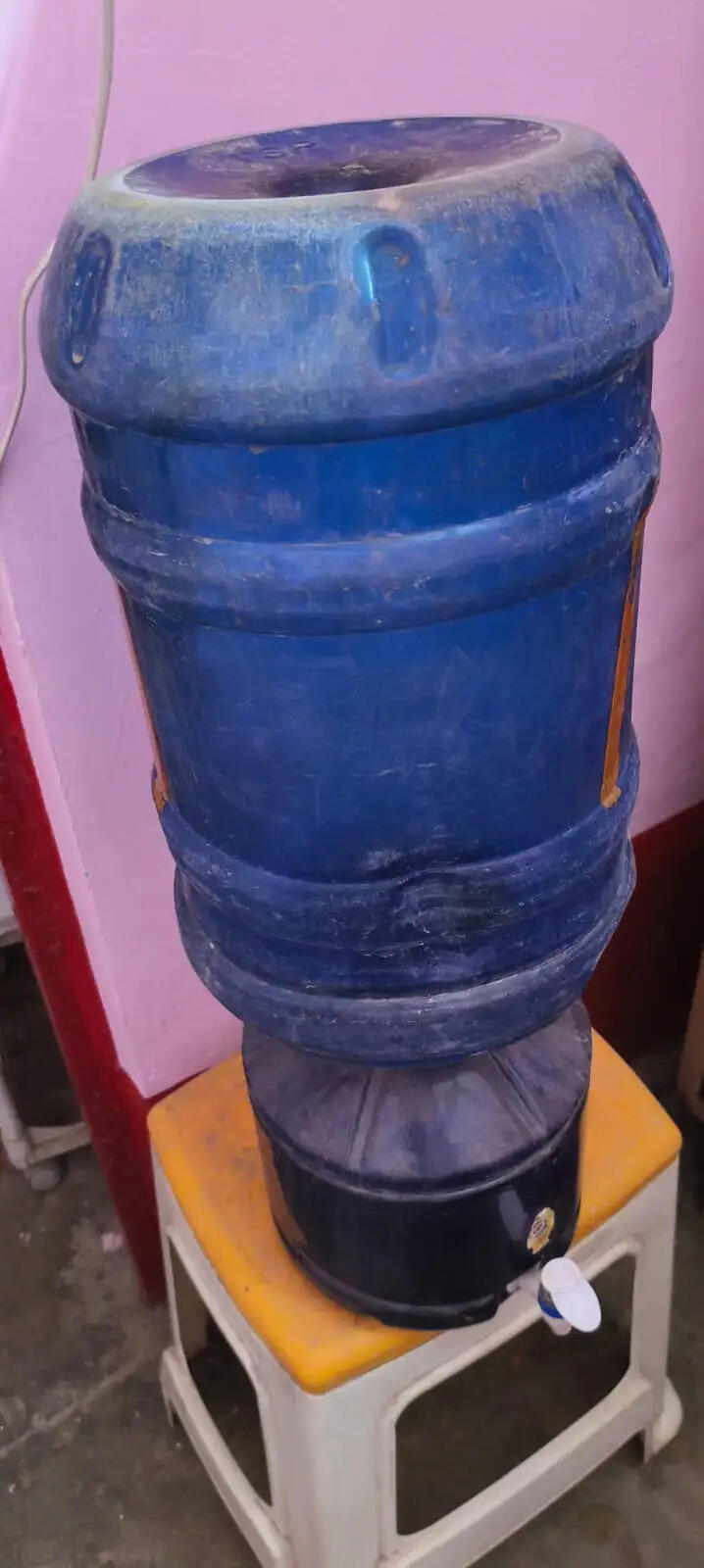 त्रिवेणीगंज में बेतहाशा बढ़ा बोतलबंद पानी का अवैध कारोबार, 20 रुपये में 20 लीटर पानी