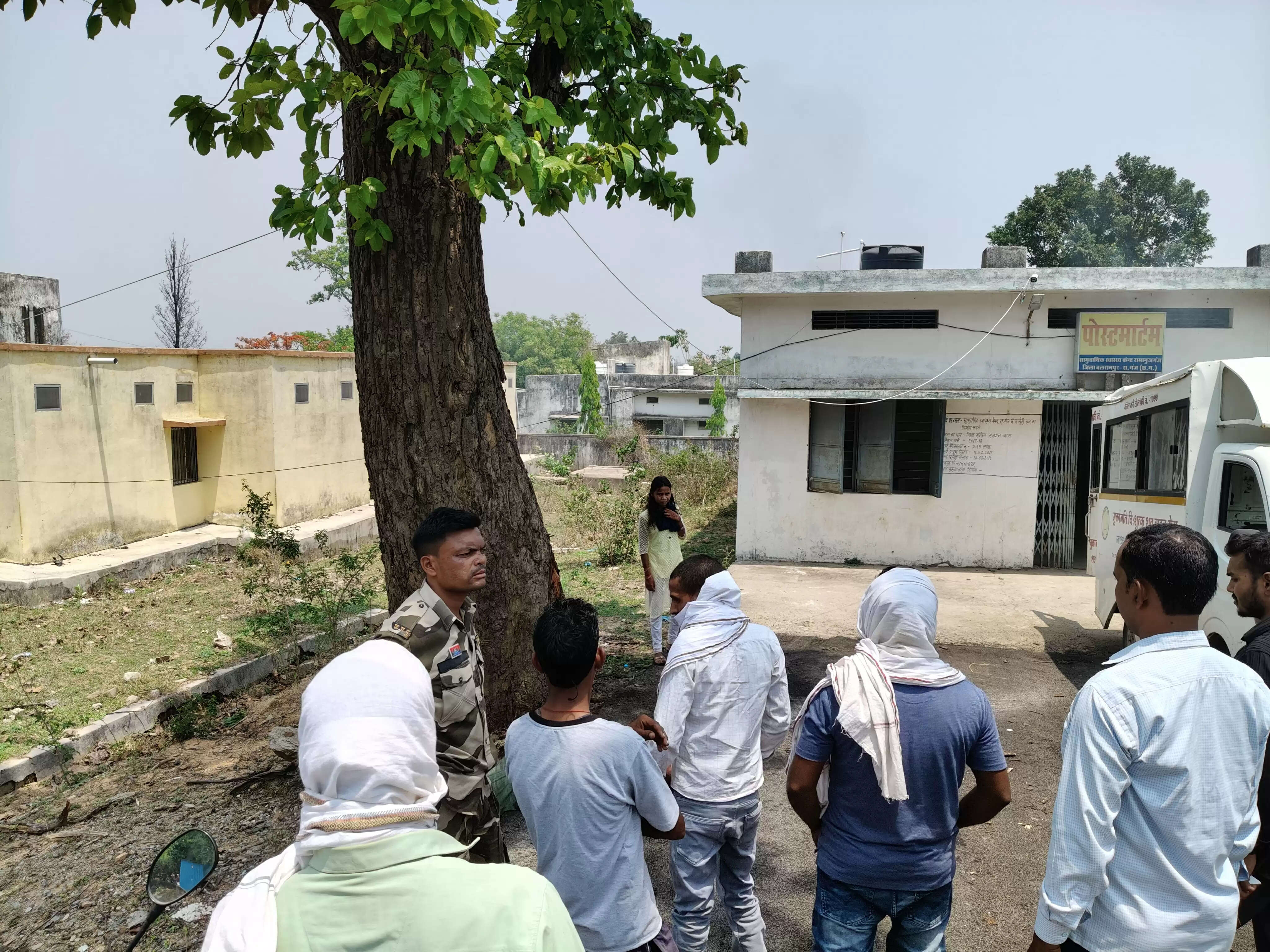 बलरामपुर : अनियंत्रित होकर पुल के नीचे बने नाले में जा गिरी मोटरसाइकिल, युवक की मौत