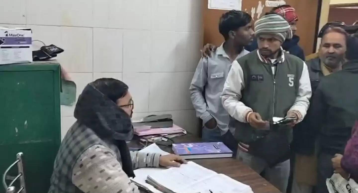 जन औषधि केंद्र पर दवा चार गुना महंगी बेचने का आरोप