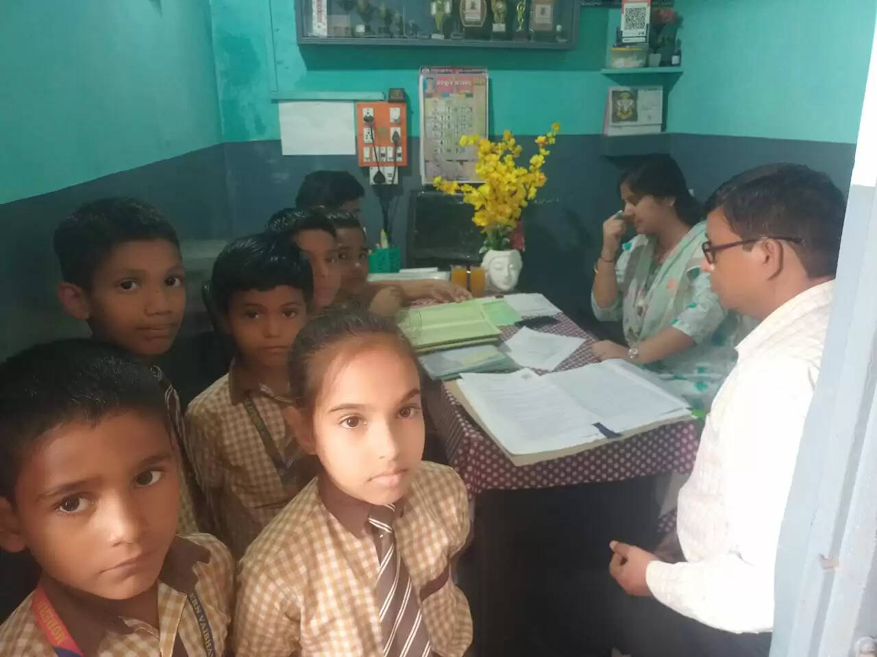 कार्यक्रम पदाधिकारी के औचक निरीक्षण से निजी स्कूलों में खलबली