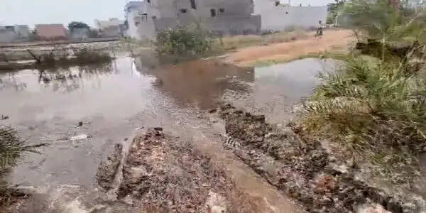 निस्तारी पानी बना मुसीबत, फौजी कालोनी में जलभराव