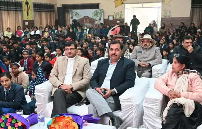 सोनीपत: वीर बाल दिवस पर विद्यालय में सैंड आर्ट शो आयोजन