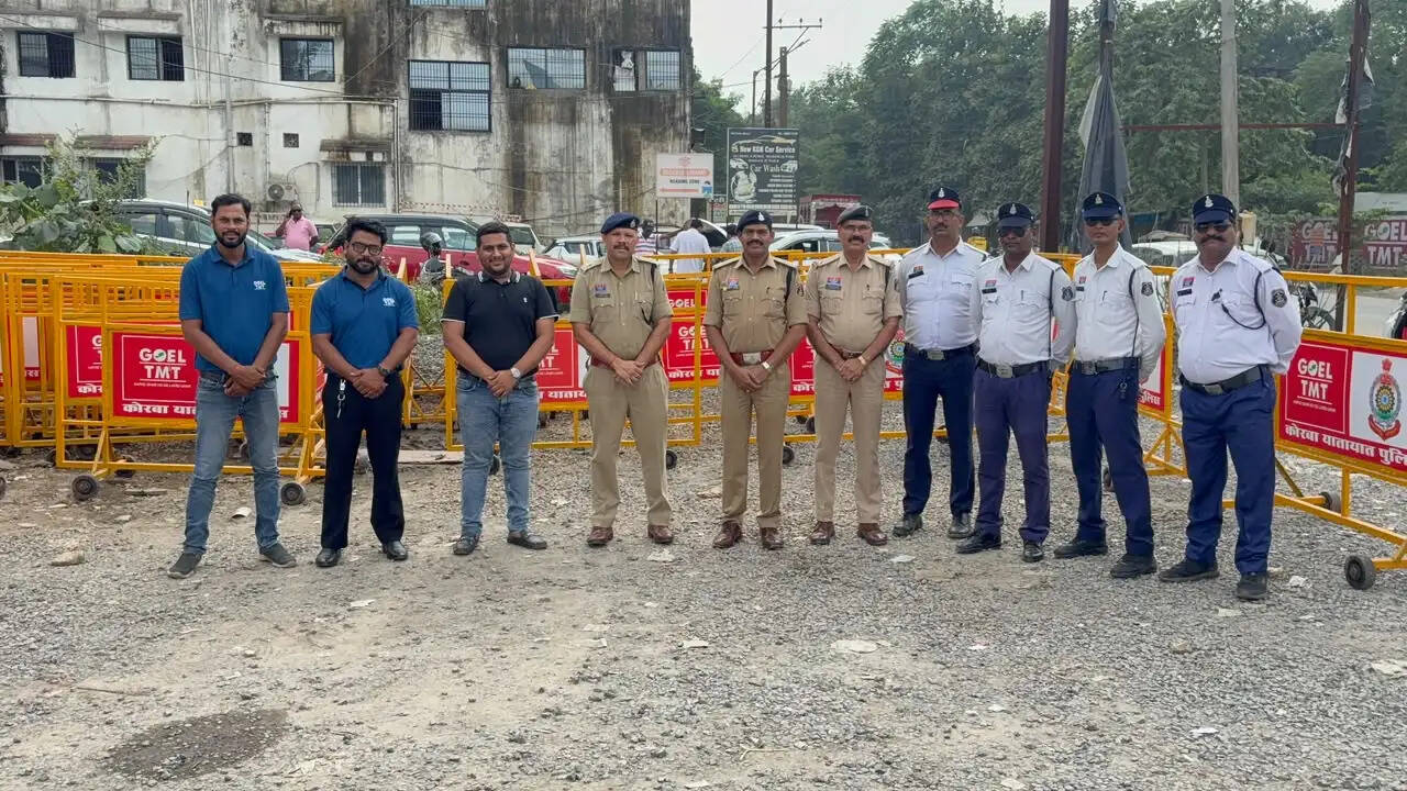 यातायात व्यवस्था को बेहतर बनाने गोयल टीएमटी ने दिए 30 स्टॉपर, पुलिस को मिली अहम मदद