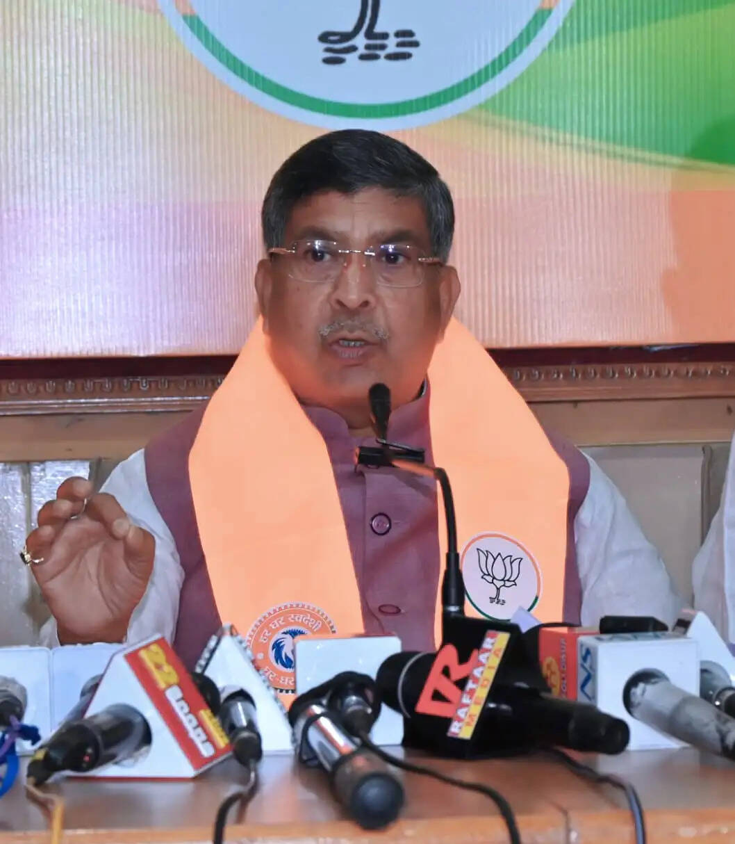 गरीब-गुरबों को रहने का आवास नहीं, हेमंत सोरेन झारखंड में बनाएंगे शीश महल: आदित्य साहू