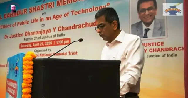 तकनीक के युग में नैतिकता पर जोर, शास्त्री के आदर्श आज भी प्रासंगिक: चंद्रचूड़