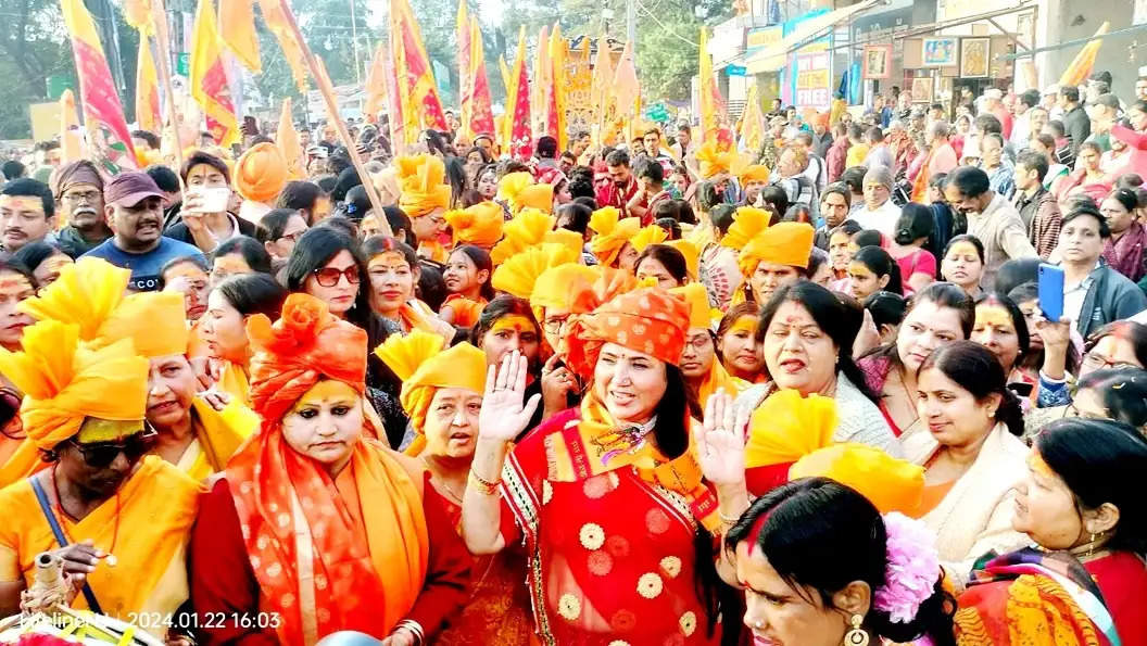 भव्य शोभायात्रा ने छोड़ी अमिट छाप, दीप उत्सव से जगमगाया कोयल रिवर फ्रंट