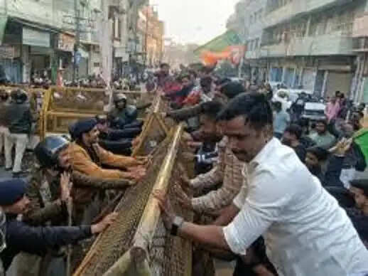 भोपाल-&nbsp;इंदाैर में &nbsp;नेशनल हेराल्ड मामले में बीजेपी युवा मोर्चा का प्रदर्शन,&nbsp;सोनिया-राहुल&nbsp;का पुतला फूंका